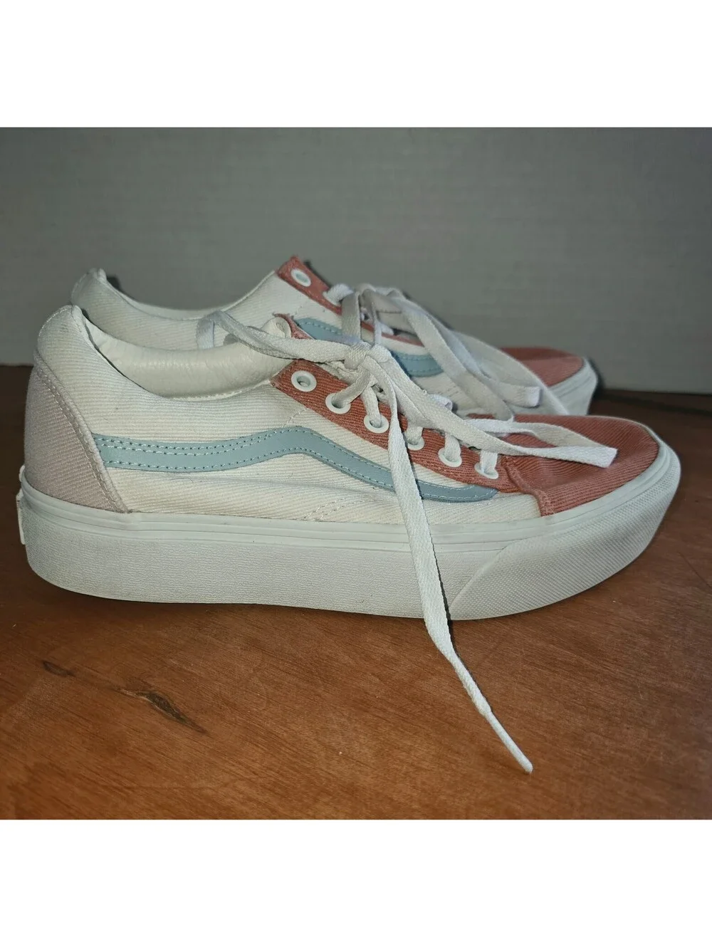 Details not Vans platform sneakers men's size 6 women's size 7 and 1/2